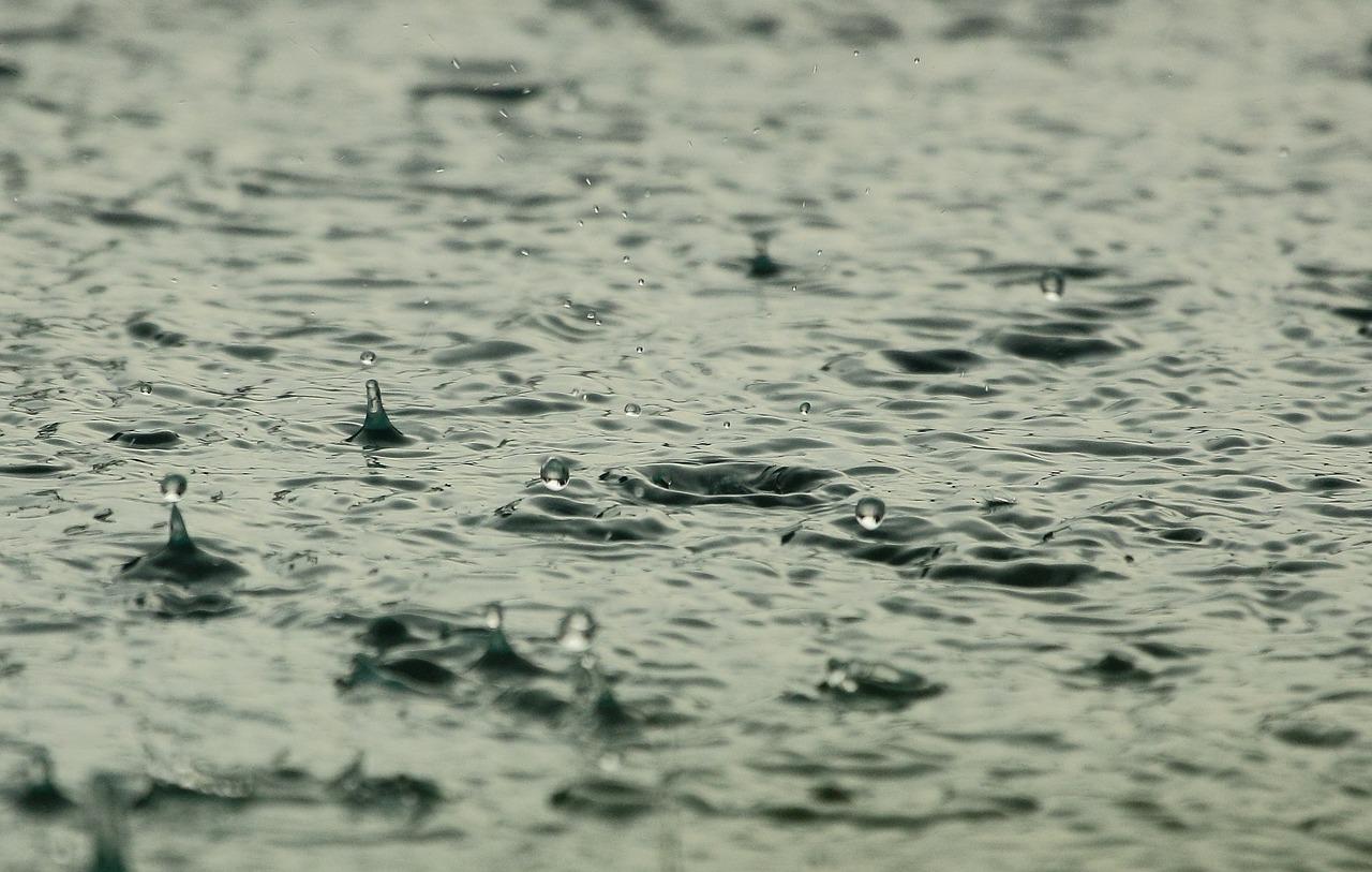 Previstos avisos naranjas y amarillos por lluvias y viento en toda Andalucía