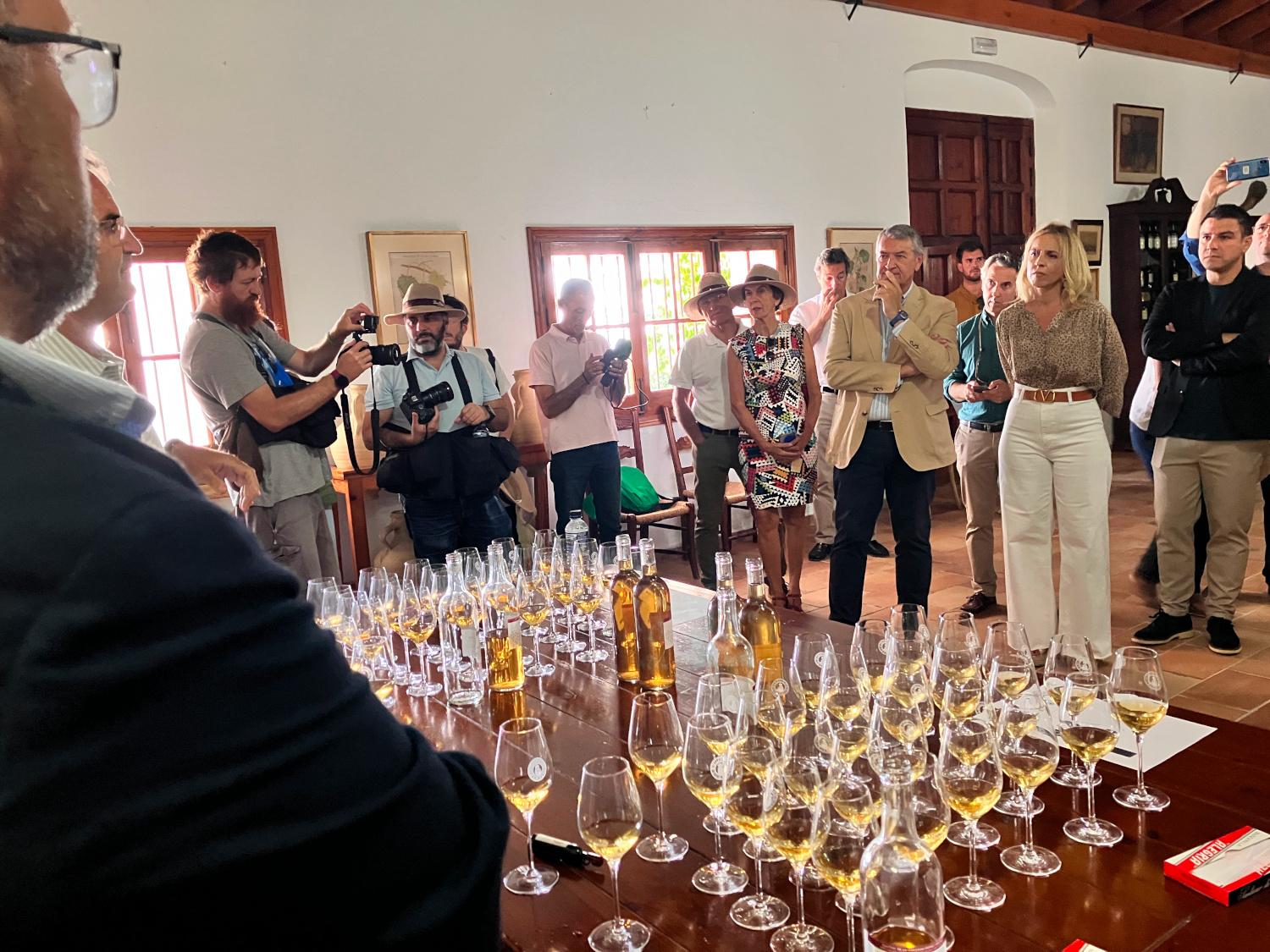 Diputación y el Consejo Regulador acercan la cultura y las posibilidades del Vino de Jerez a hosteleros de la provincia