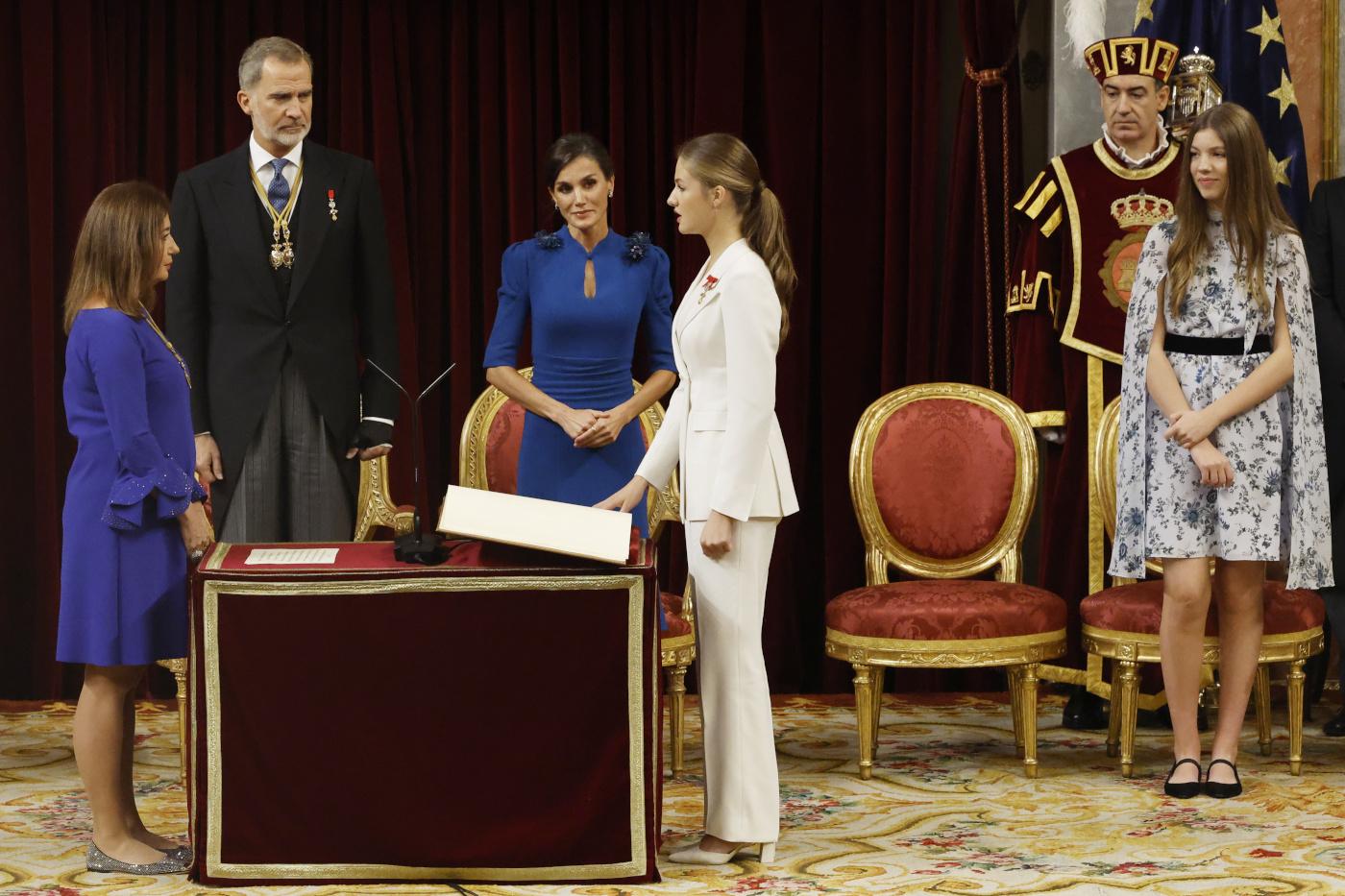 La princesa Leonor jura la Constitución Española al cumplir su mayoría de edad