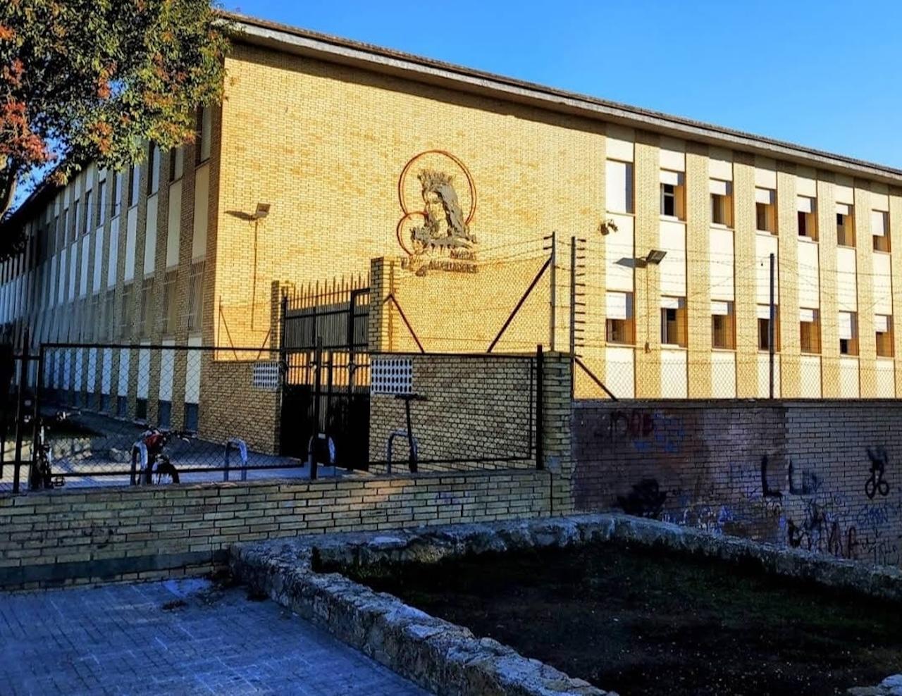 Exigen al Colegio María Auxiliadora de Jerez medidas contra el profesor que amordazó a un alumno con autismo