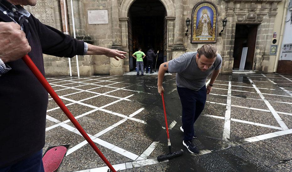 La noche se cierra con más de un centenar de emergencias en Andalucía por el temporal