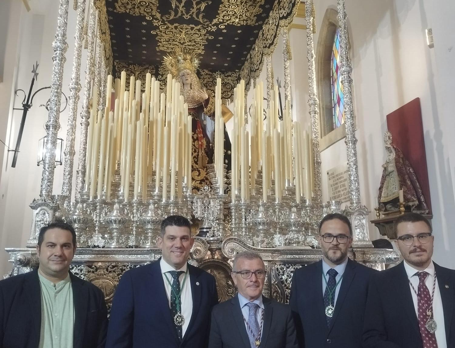 Un regalo de los ‘Ferroviarios’ de Granada para la Virgen de los Remedios