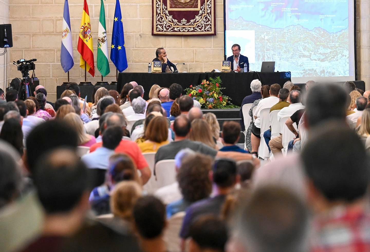 Javier Sierra, Fernando Jáuregui, El Comidista y David Fernández conquistan al público en la Feria del Libro de Jerez 