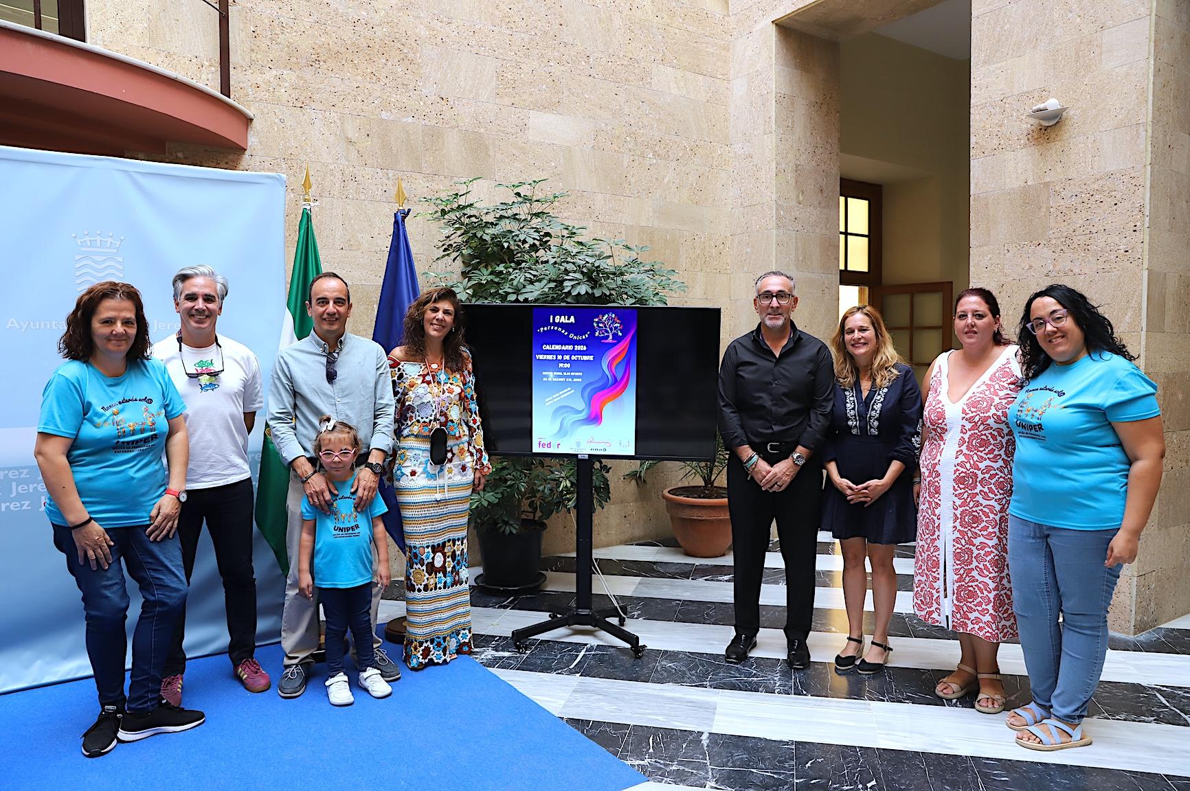 El Centro Social Blas Infante de Jerez acoge la presentación del calendario solidario 2026 de Uniper