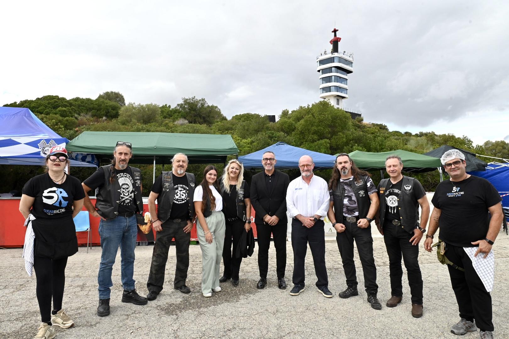 Mototerapia llena de pilotos y aficionados solidarios con AMMA la pista de karting del Circuito de Jerez