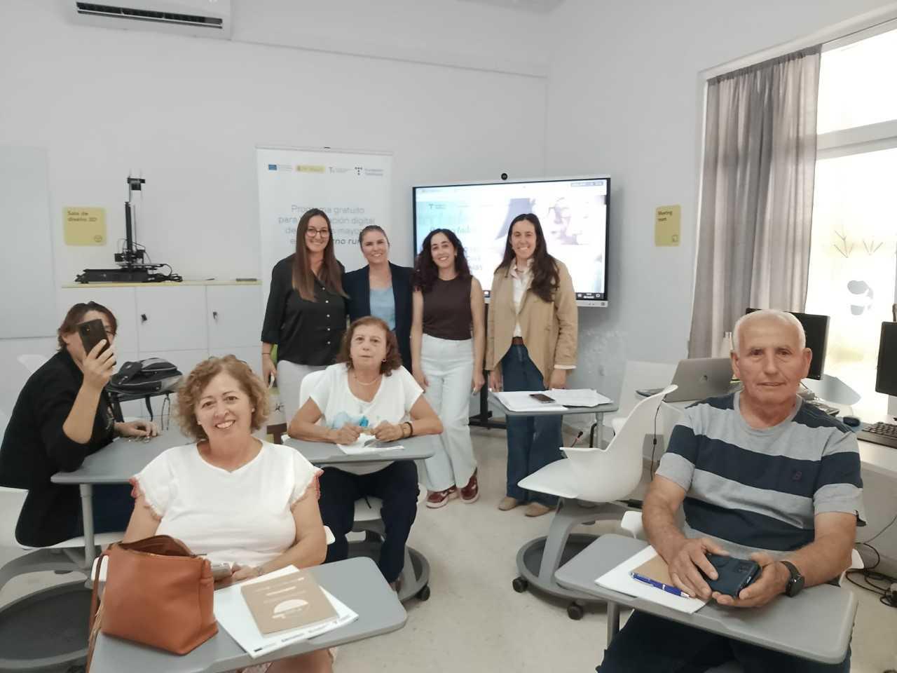 El taller Reconectados Rural de la Fundación Telefónica se imparte en toda la Zona Rural de Jerez