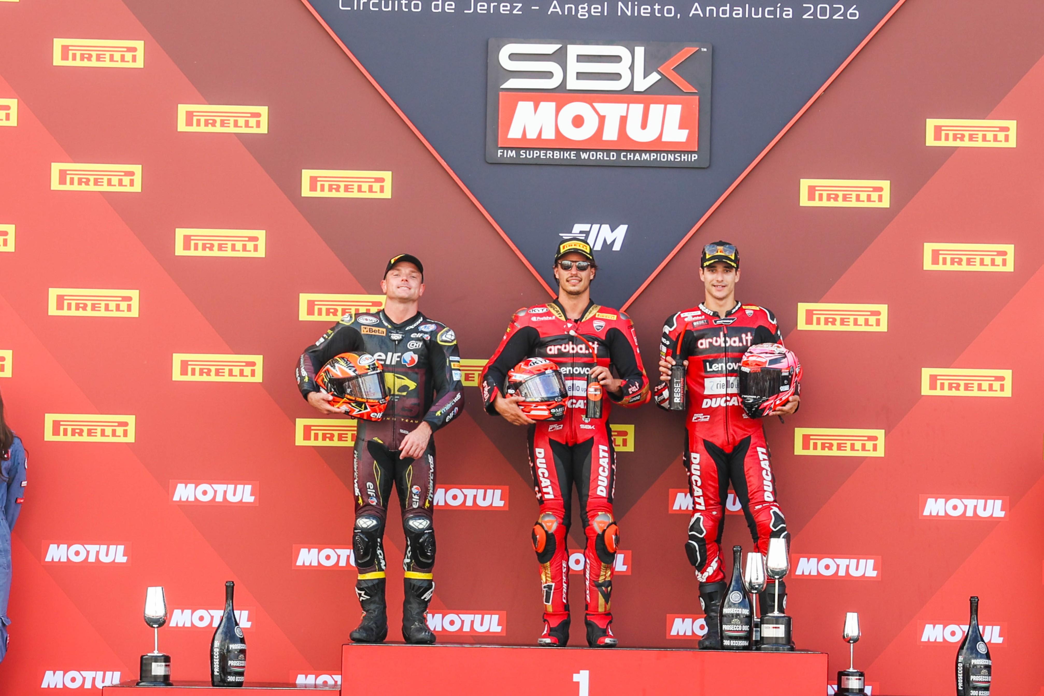 Sólida victoria de Nicolò Bulega (Ducati) este sábado en Jerez en la categoría de Superbike