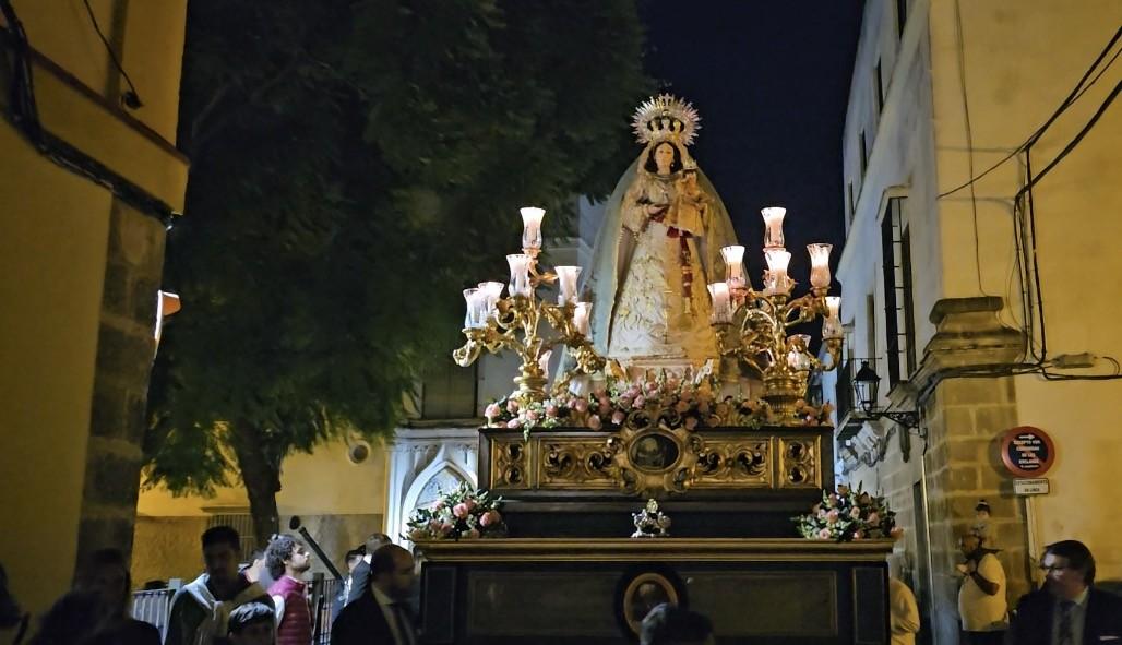 Radio: Rosario, Patrona de Capataces y Costaleros