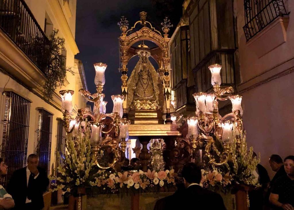 Este viernes, besamanos en la Plazuela
