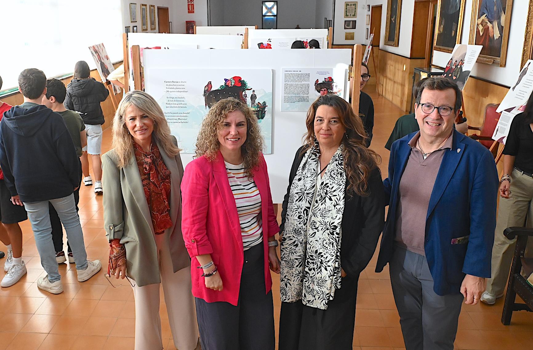 El IES Coloma de Jerez conmemora el Día de las Escritoras con la exposición 'Mujeres que jugaban al escondite'