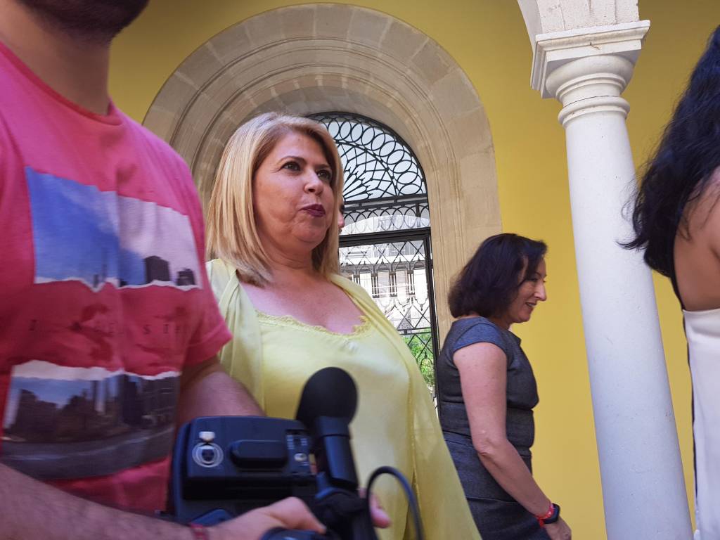 Saldaña ve una ''falta de respeto'' que Mamen Sánchez coloque como asesores a su prima y colegas del partido