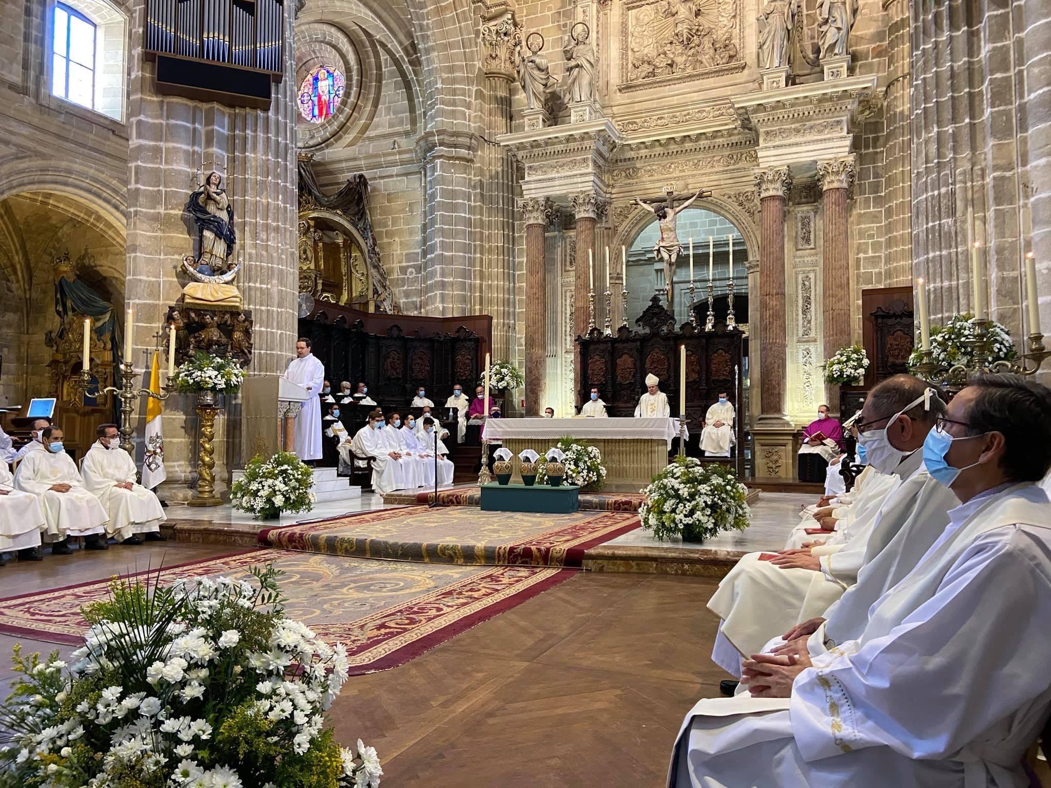 Despedida oficial de monseñor Mazuelos, en la Catedral