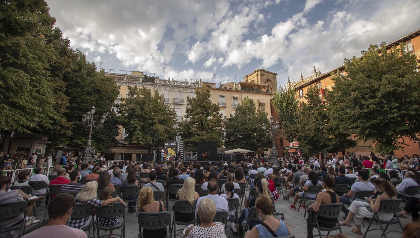Más de 5.000 personas han disfrutado con Milnoff del flamenco por las calles de Granada