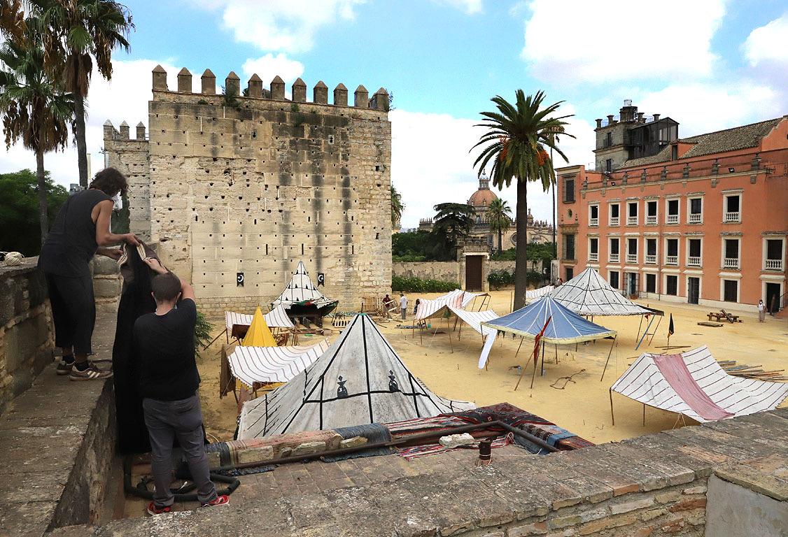 El Alcázar de Jerez se transforma en la India del siglo XVI para el rodaje de una producción portuguesa