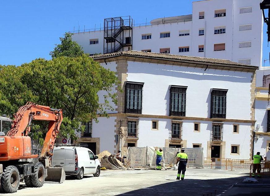 Este lunes ha comenzado la tercera fase de renovación de redes de abastecimiento  y saneamiento del Arroyo