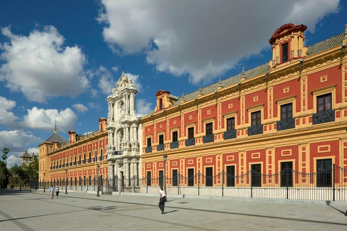 Convocada por la Junta de Andalucía una oferta de empleo público de 2.605 plazas para la Administración General
