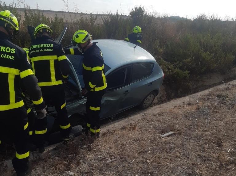 Trasladada al hospital una conductora tras un accidente en la A-2003 en Jerez