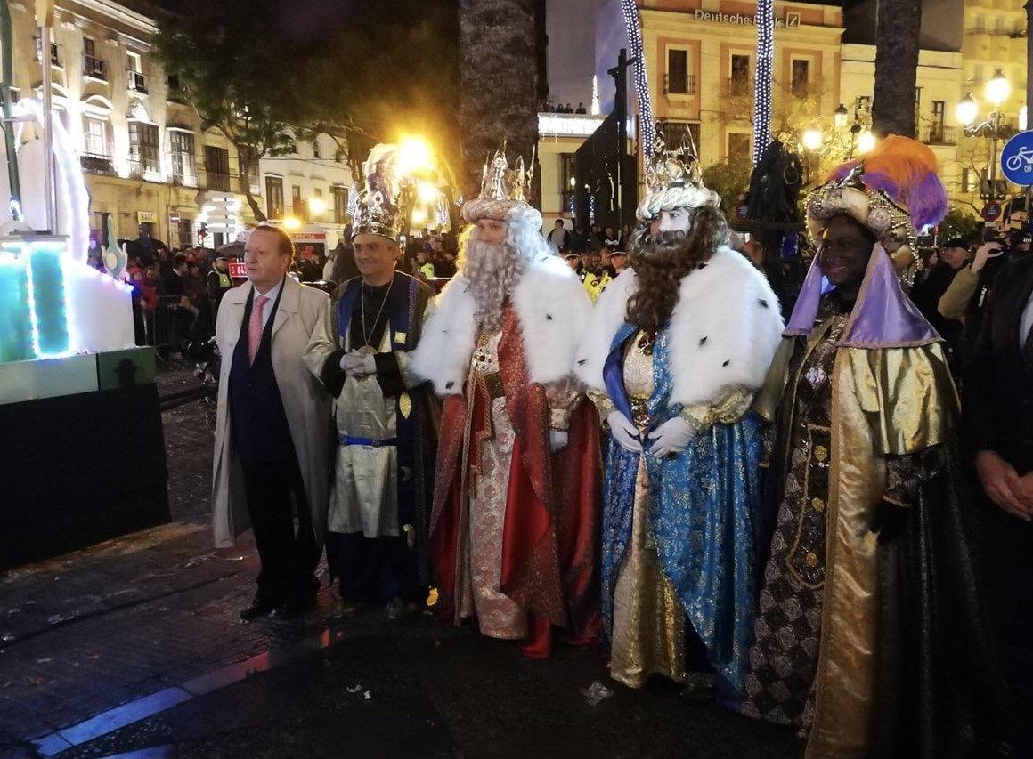 Amparo Macías, Benjamín Ruiz y Daniel Herrera, representantes de los Reyes Magos en Jerez