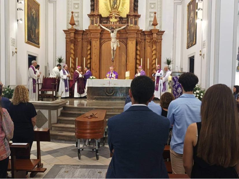 Asidonia, presente en el funeral del padre de nuestro obispo