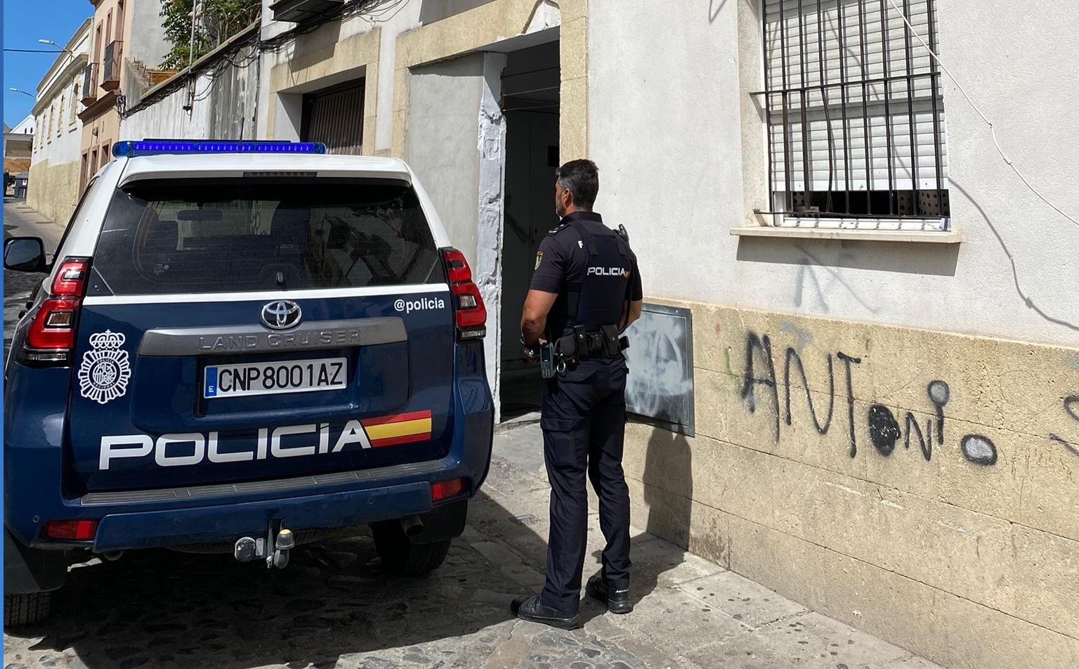 La Policía Nacional desmantela en la calle Nueva de Jerez un punto negro de venta de droga