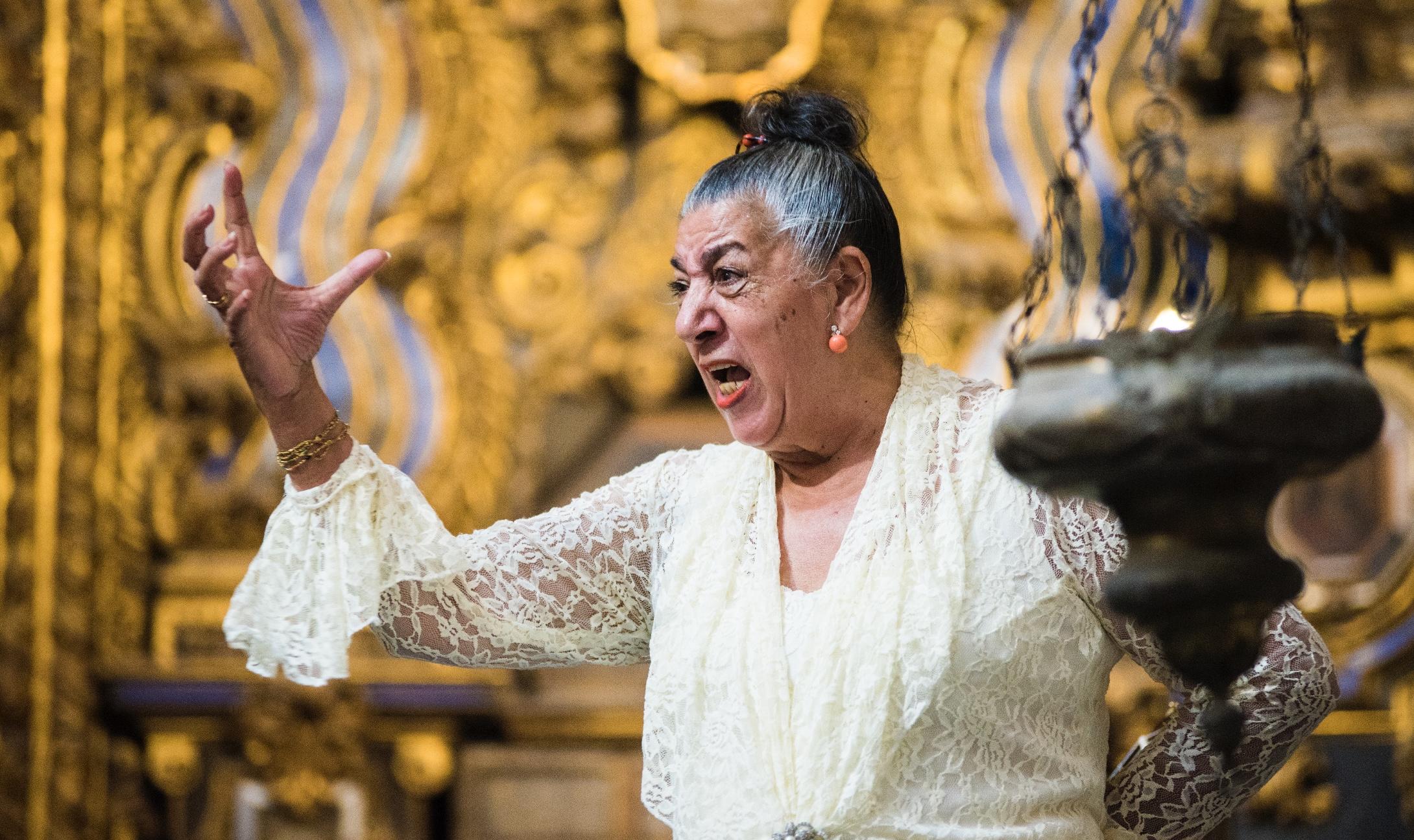 Tía Juana la del Pipa renueva su idilio con la Bienal de Flamenco de Sevilla