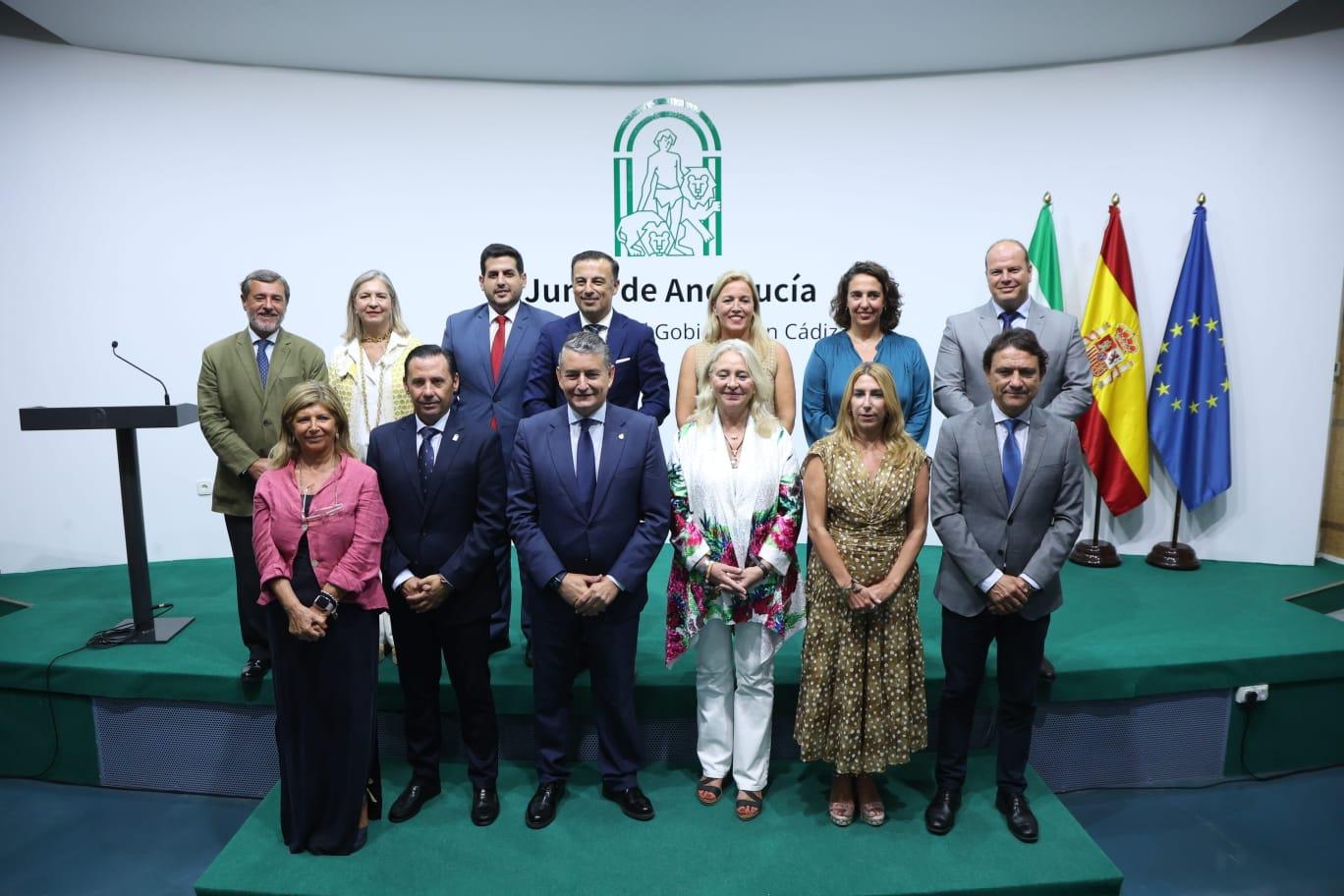 Antonio Sanz pide a los nuevos delegados territoriales de Cádiz "ser útiles" a la provincia