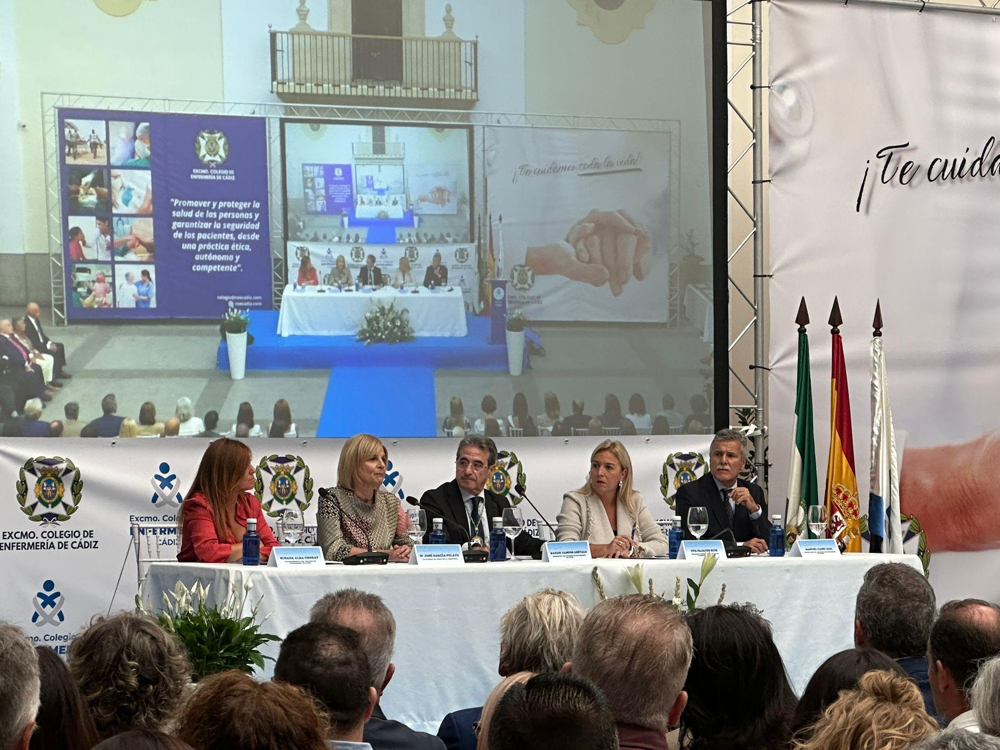 El Colegio de Enfermería de Cádiz celebra en Jerez el acto solemne de entrega de honores y distinciones
