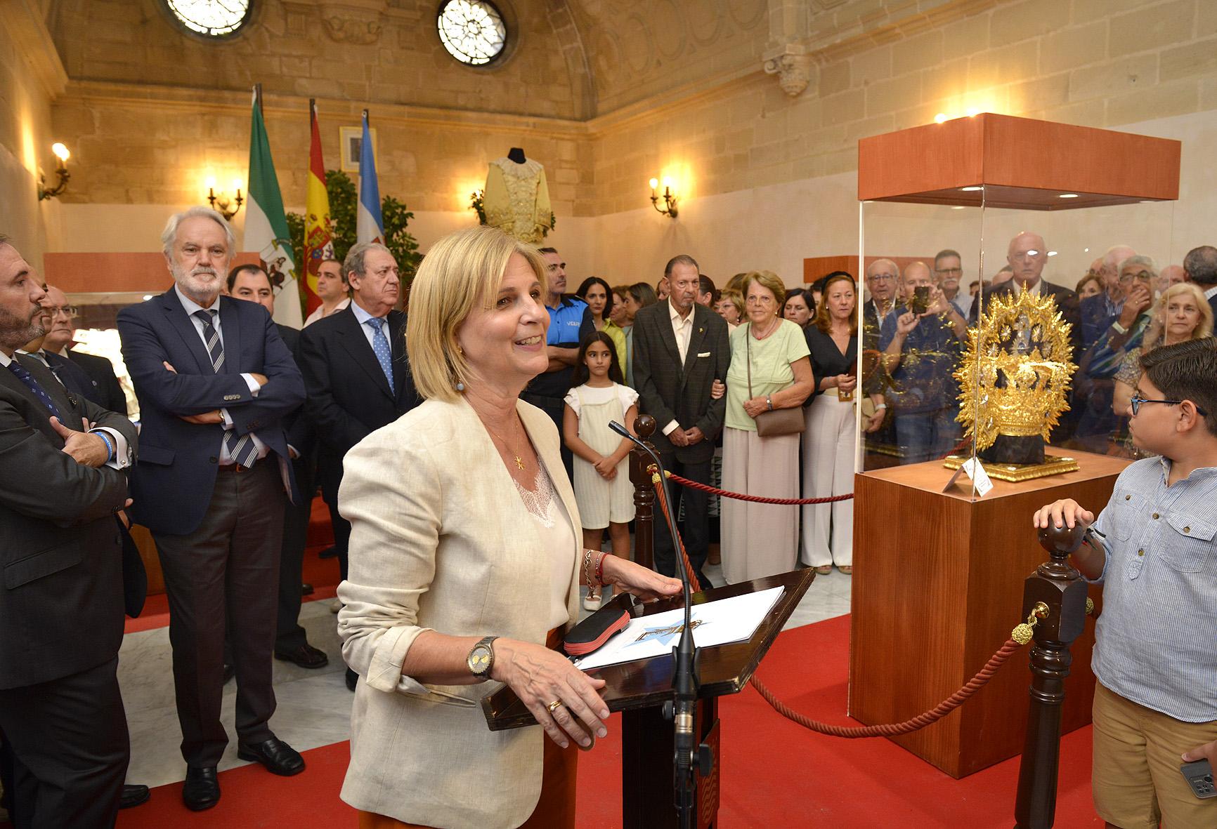 Inaugurada la muestra 'Tu pueblo hoy te corona'