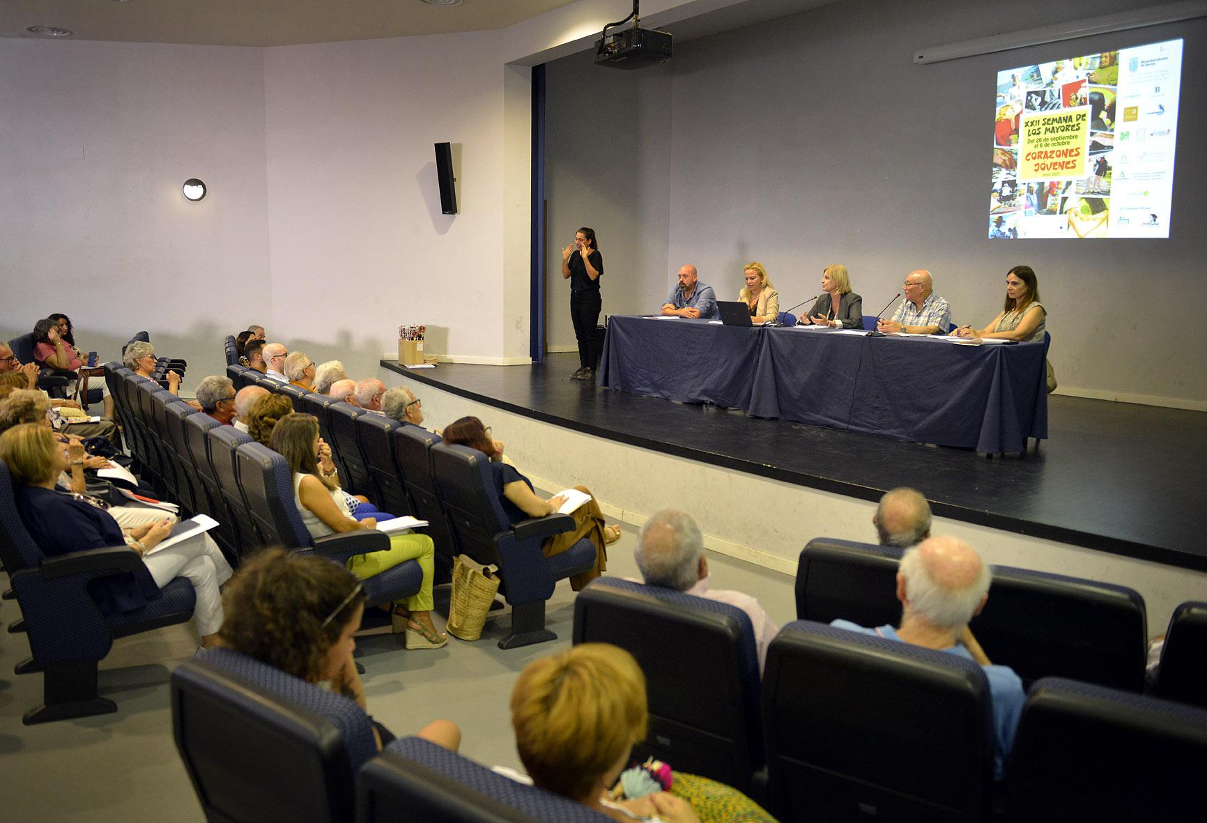 La XXII Semana de los Mayores de Jerez reivindicará su participación y protagonismo con el lema 'Corazones jóvenes'