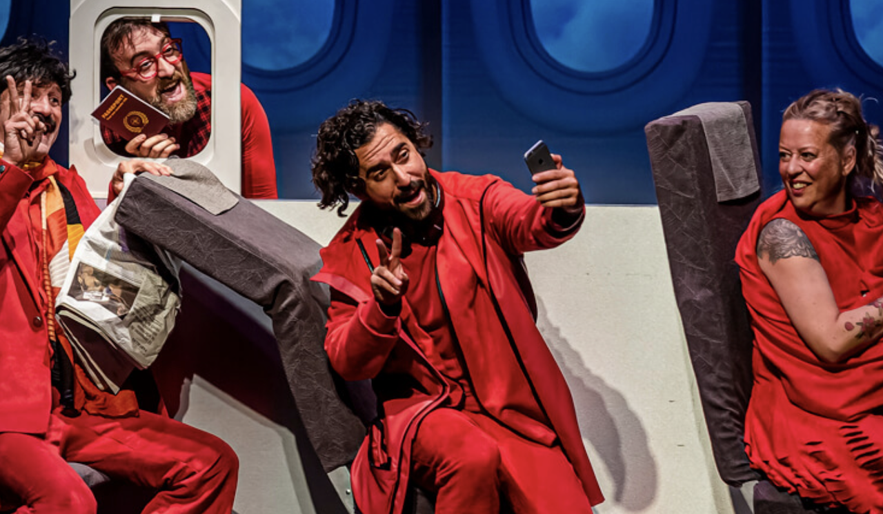 La Red Andaluza de Teatros Públicos lleva a Yllana y su espectáculo 'Passport' a Guadalcacín