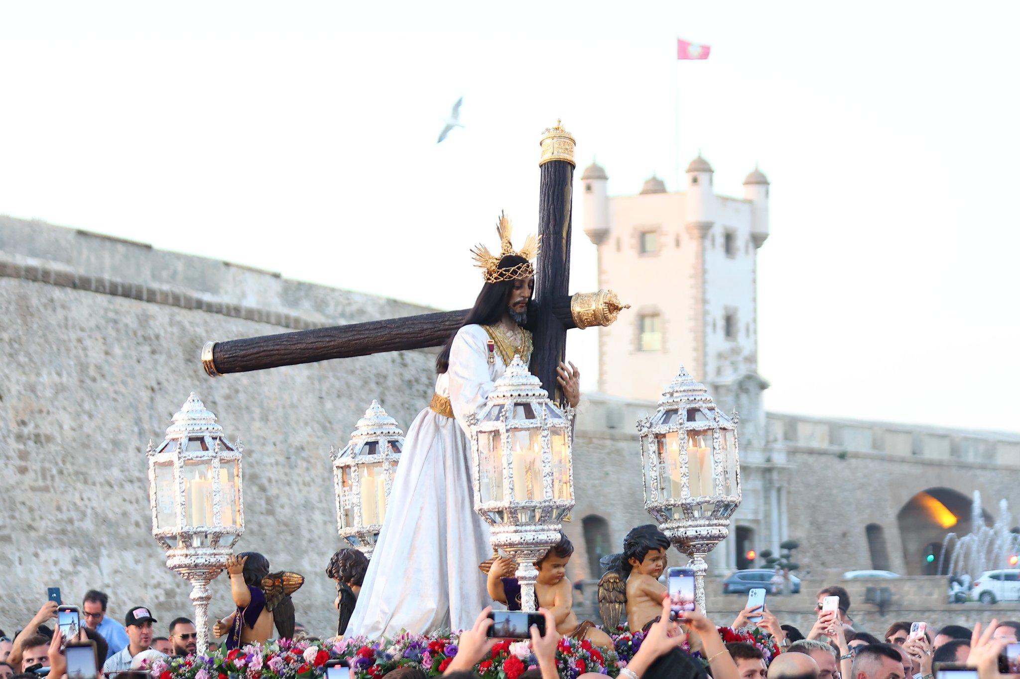 Cádiz: continúa la peregrinación del Nazareno