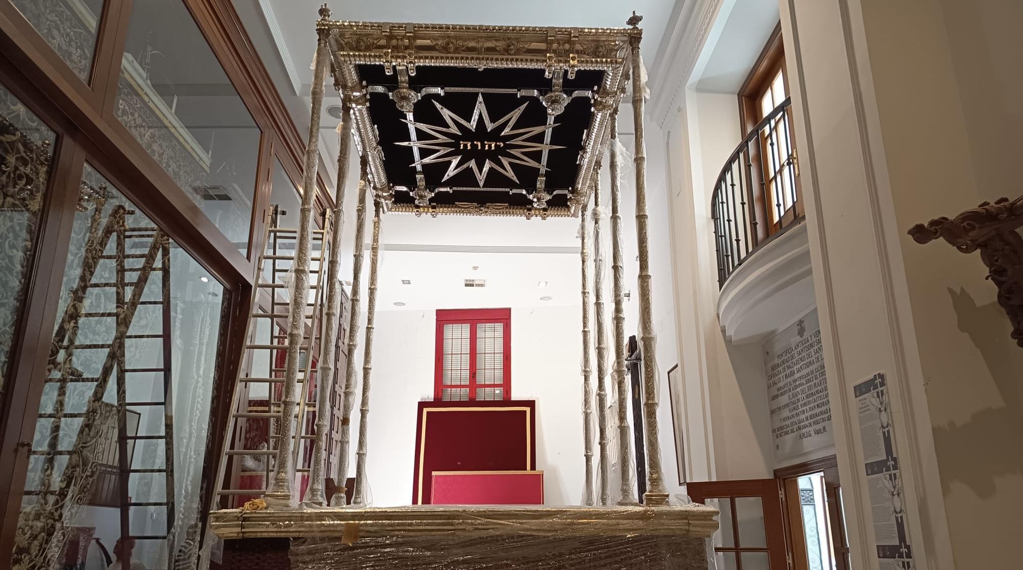 Ya está en Jerez el palio para la Trinidad