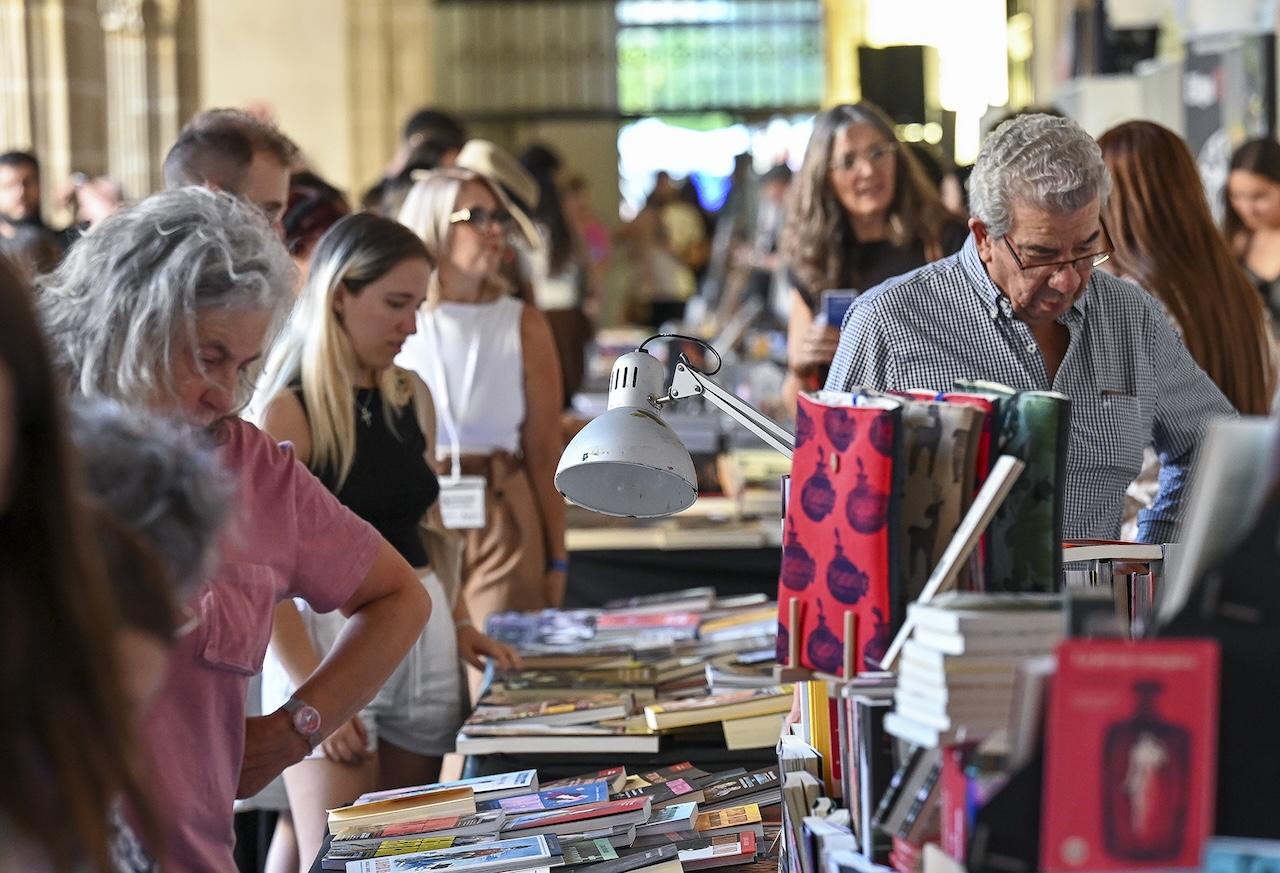 Jerez centra la atención del mundo literario con la Feria del Libro que comienza este miércoles en Los Claustros